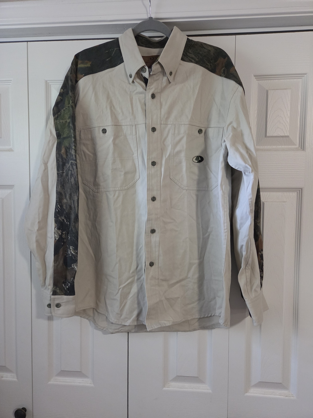 Mossy Oak Beige Shirt Jacket with Camo Accents